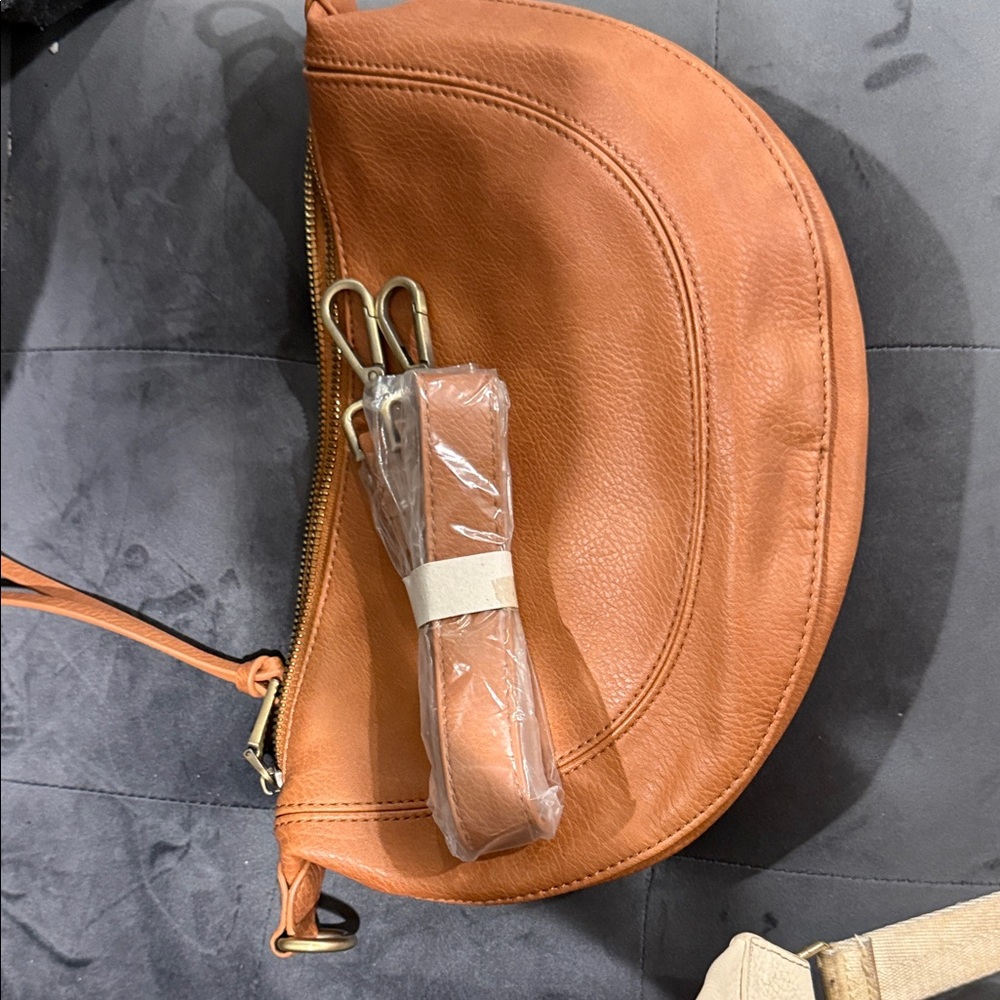 Anthropologie Cognac Crescent Leather Shoulder Bag with Removable Strap new - Picture 3 of 5